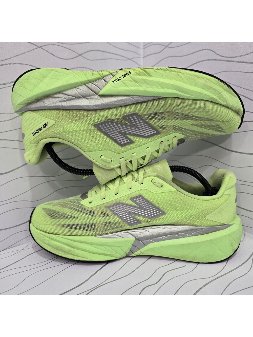 New Balance FuelCell Rebel v5 Hombre 10.5 D Verde Running MFCXLZ5